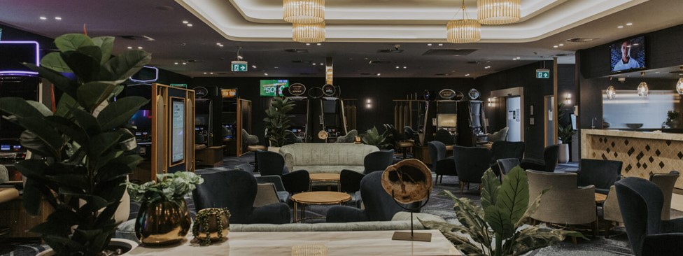 The Waves' Opulence Gaming Room bar