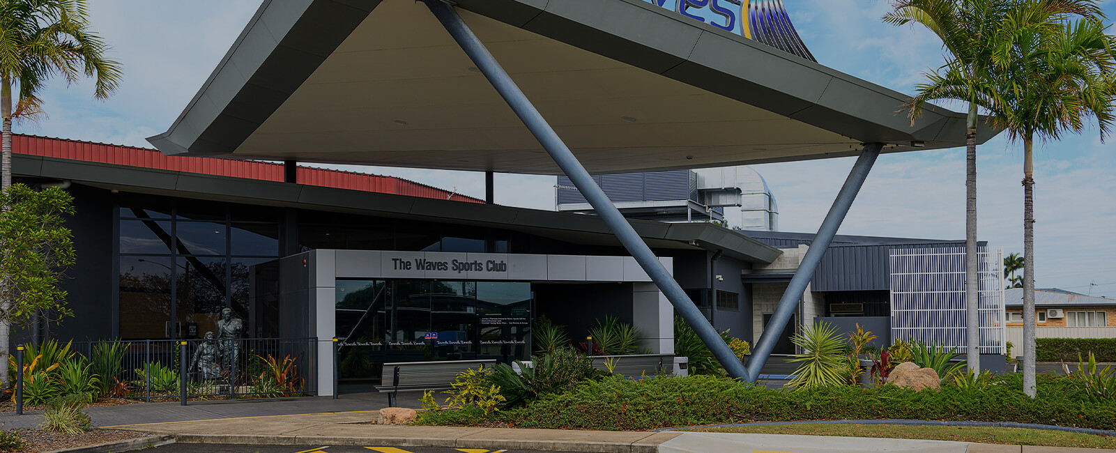 Entry way to The Waves Bundaberg
