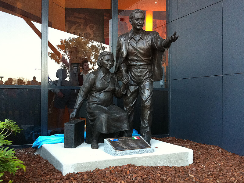 Emigrante Statue at The Waves Bundaberg